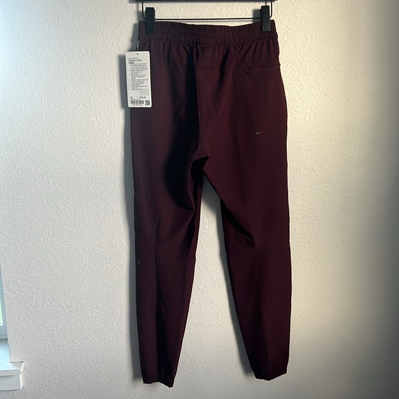 License to Train Jogger - Picture 3 of 6